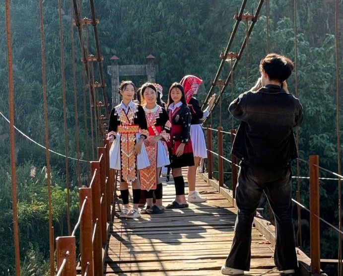 Học sinh Điện Biên trải nghiệm để sáng tạo nghệ thuật