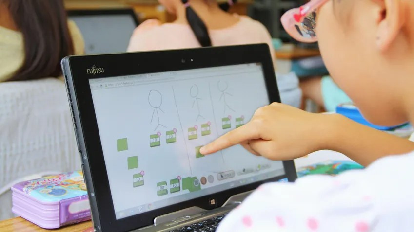 Công bố dự thảo tiêu chuẩn, quy trình chuyển thể, tổ chức thẩm định SGK điện tử