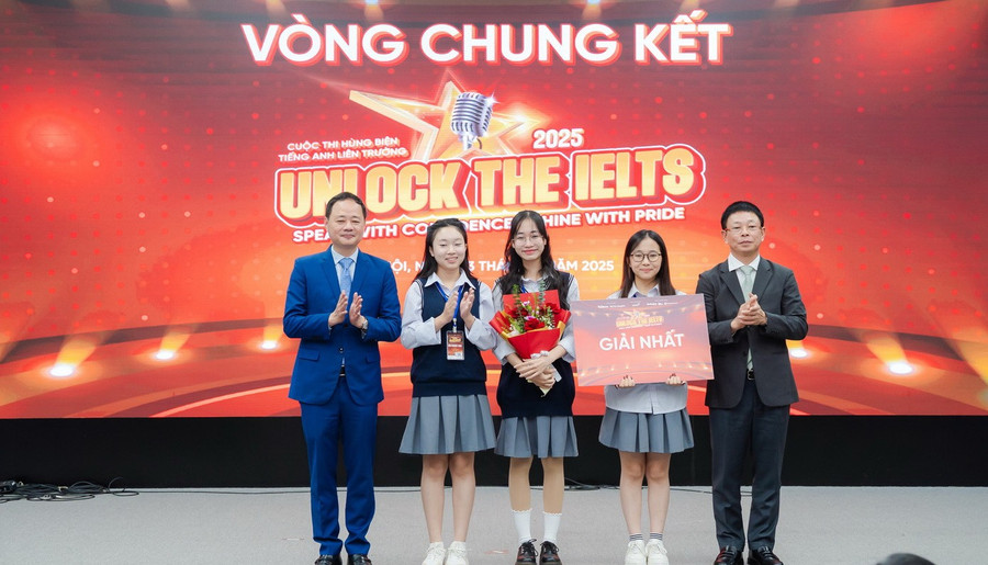 Học sinh THPT tranh tài hùng biện bằng tiếng Anh