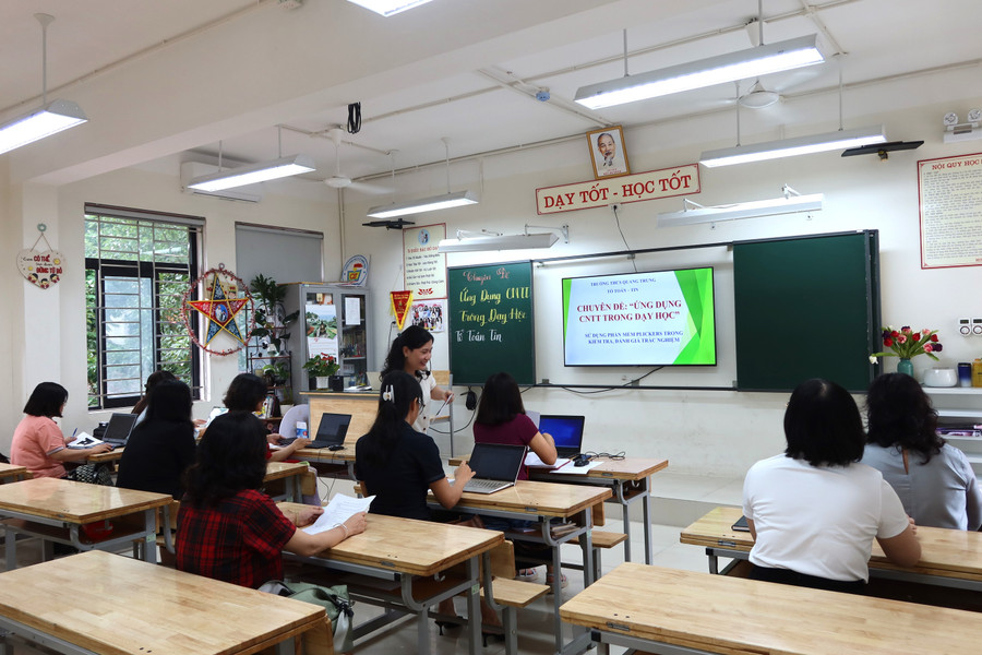 Chuyển đổi số trong giáo dục: Hành trình kiến tạo tương lai học đường