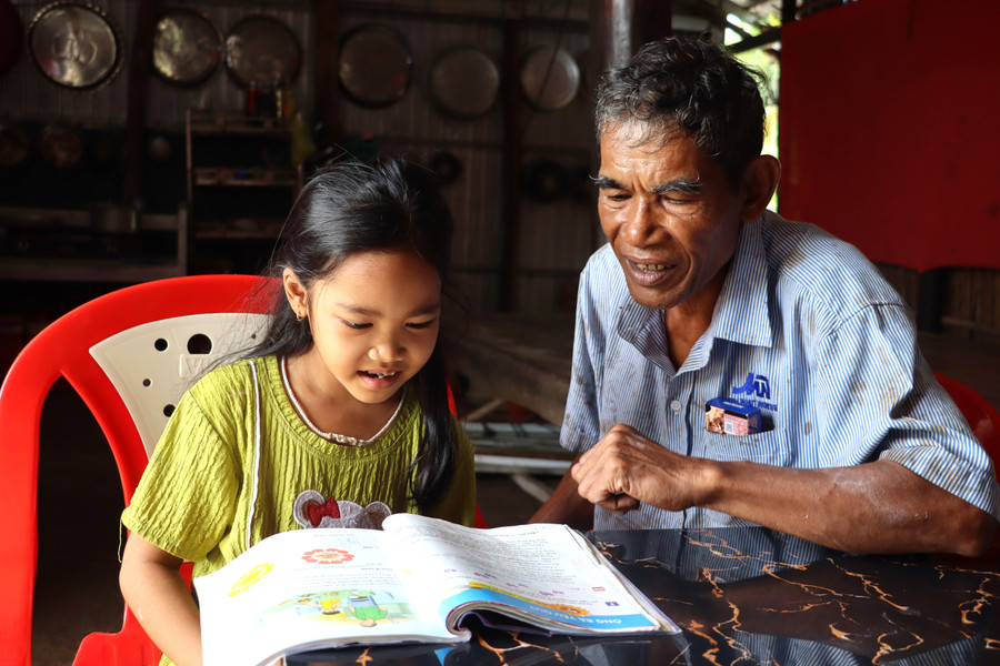 Giữ gìn tiếng nói, chữ viết đồng bào dân tộc thiểu số ở Cà Mau