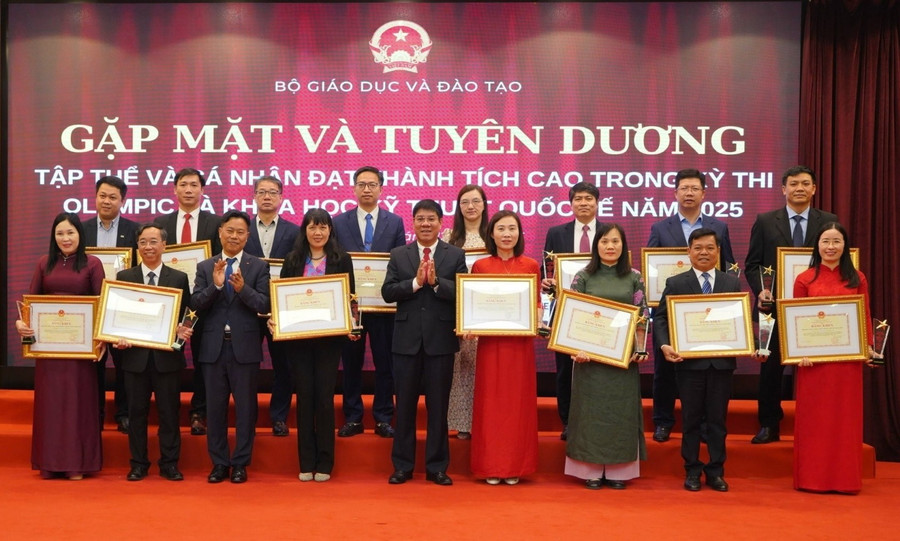 Nam sinh Gia Lai được Chủ tịch nước tặng Huân chương Lao động hạng Nhì