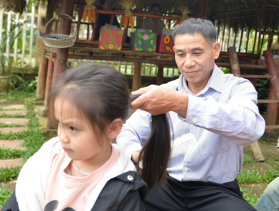 Những 'ông bố' mầm non giữa đại ngàn: Trái ngọt