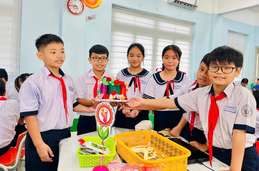 TPHCM hướng dẫn chi trả tiền lương dạy thêm giờ cho giáo viên dạy 2 buổi/ngày