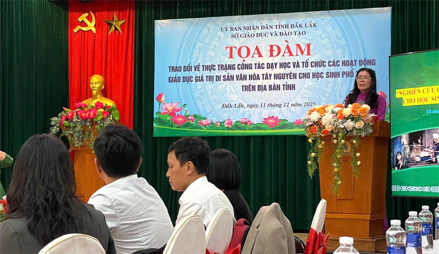 Bàn giải pháp giáo dục giá trị di sản văn hoá Tây Nguyên trong trường phổ thông