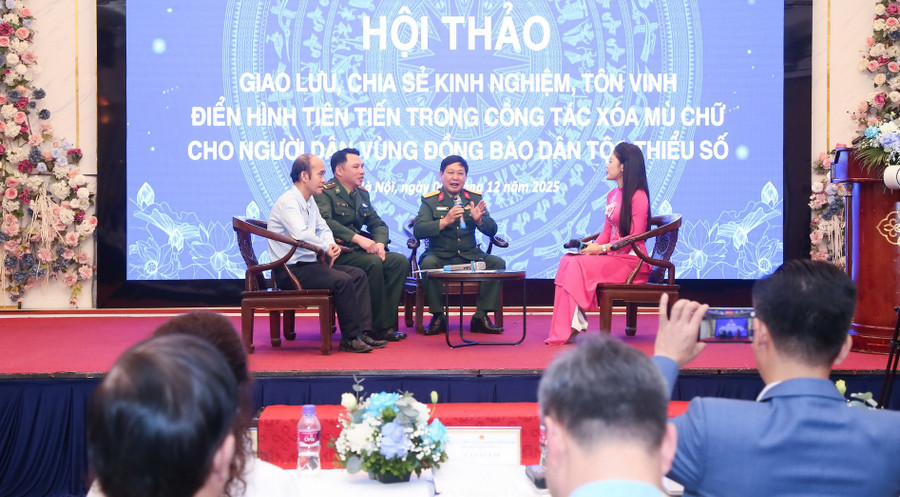 Xóa mù chữ là điều kiện đầu tiên để người dân tiếp cận cơ hội phát triển trong kỷ nguyên số