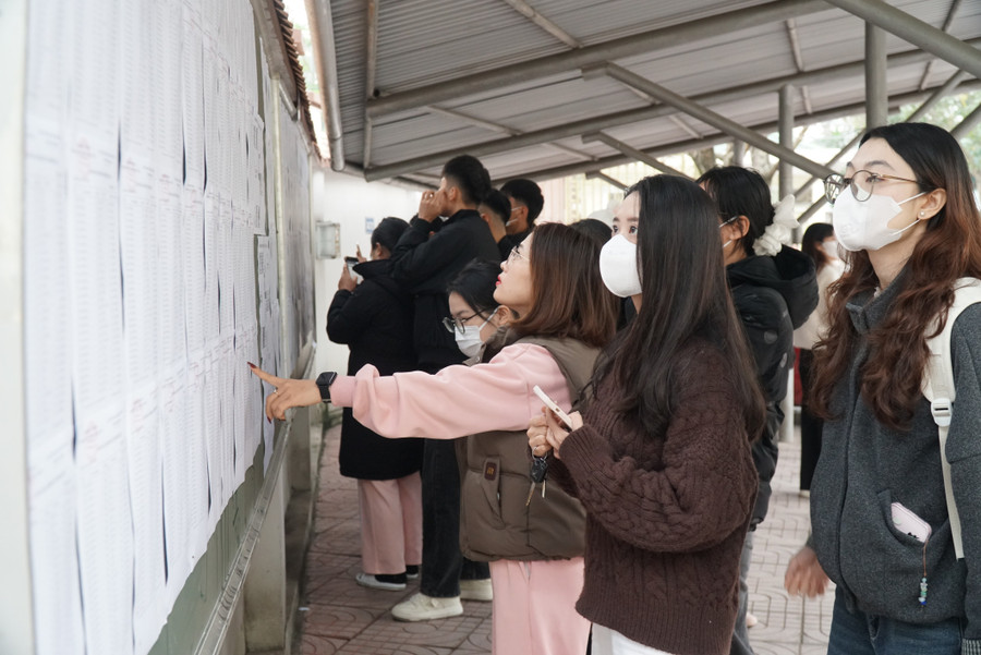 Thí sinh Nghệ An dự thi vòng 2 tuyển dụng viên chức