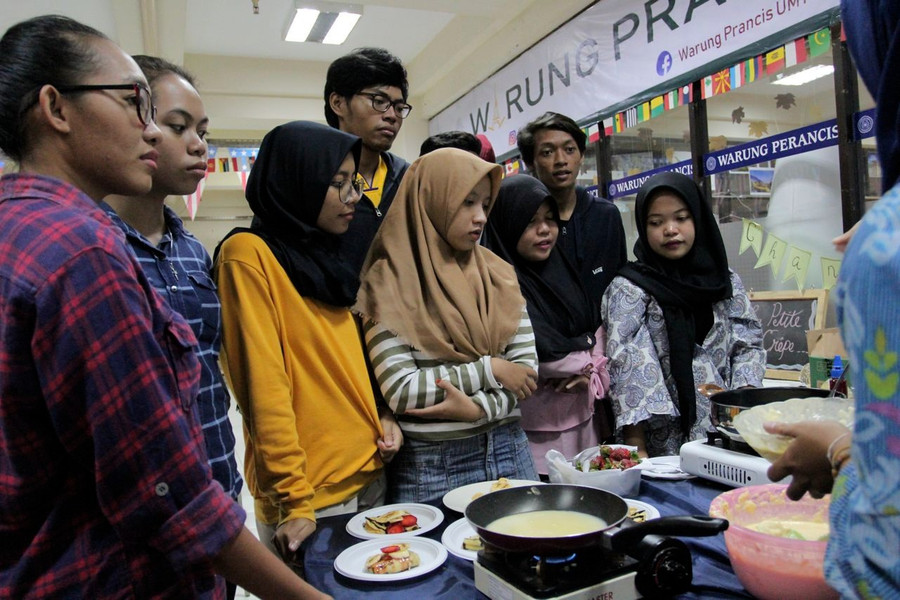 Pháp đề xuất bữa ăn 1 euro cho sinh viên