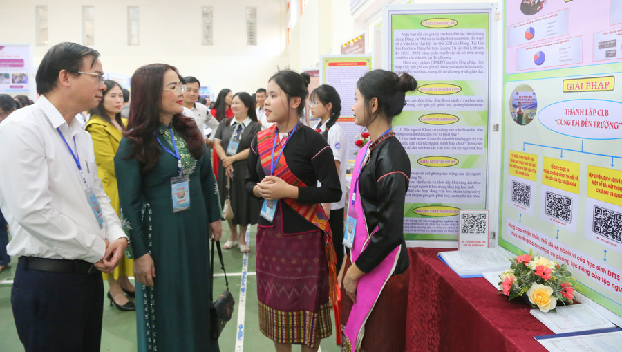 ‘Thắp lửa’ đam mê khoa học cho học sinh Quảng Trị