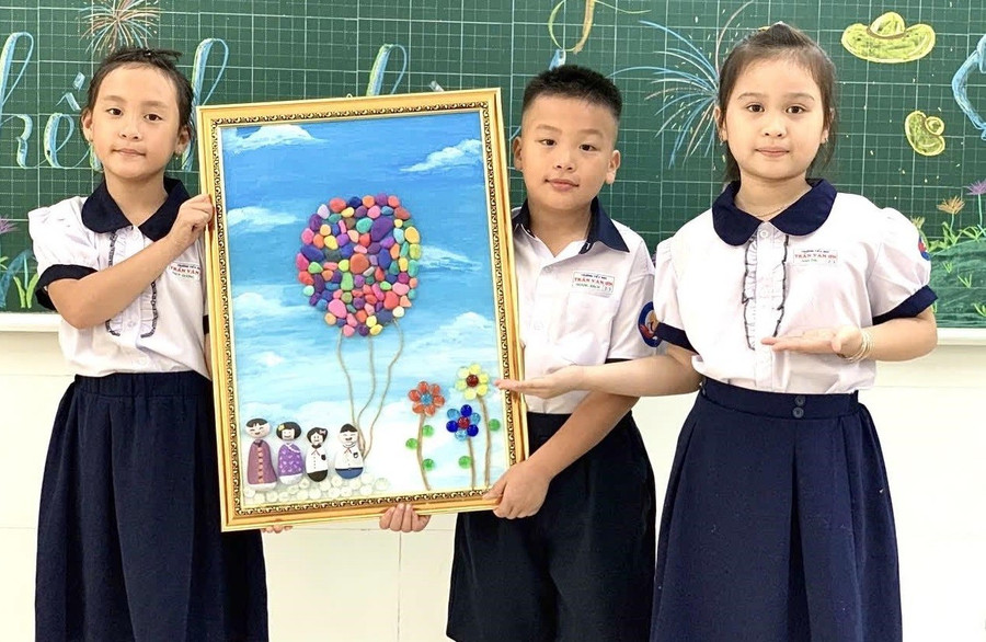 Nhiều cách chăm lo Tết cho học trò