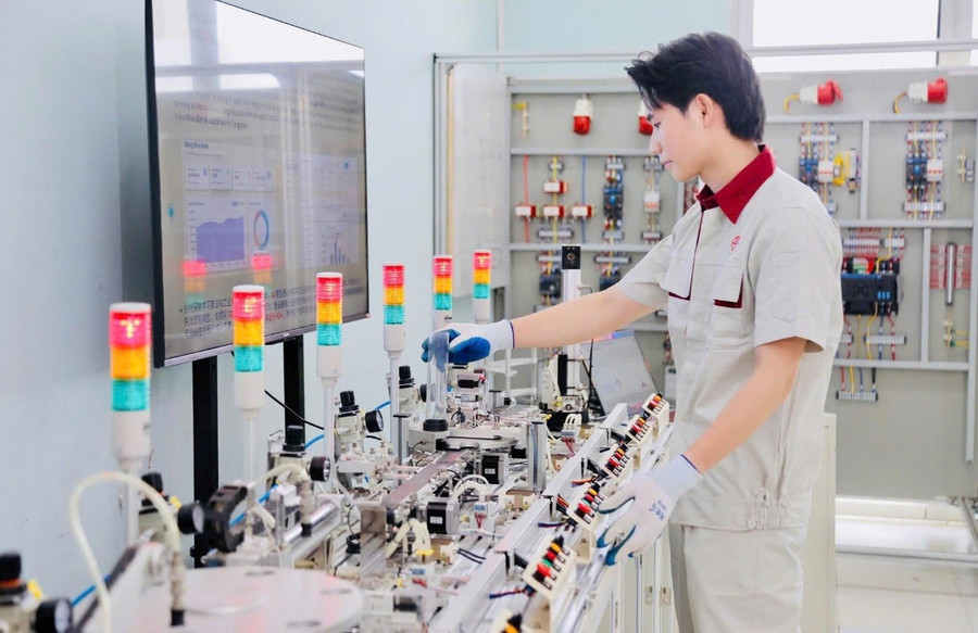  Chuẩn hóa chế độ làm việc, nâng chất lượng đào tạo nghề 