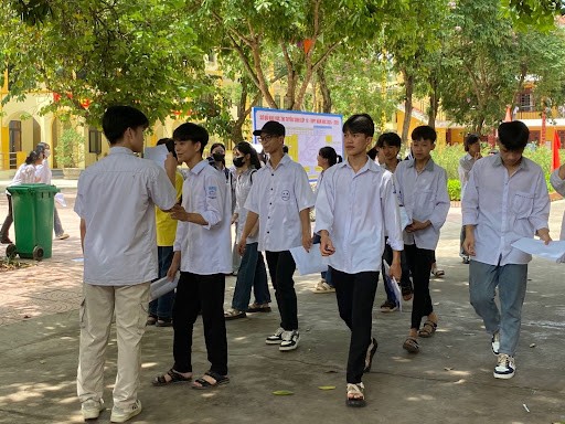 Áp lực lớp 10 ở Hà Nội: Bài toán cung – cầu và “lối ra” cho 60.000 học sinh