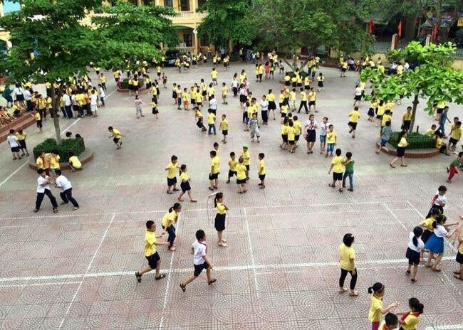  Hiệu trưởng làm thêm việc của hiệu phó có được tính tiền làm thêm giờ? 