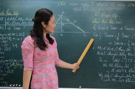  Điều kiện chuyển sang hạng II mới với giáo viên THCS 