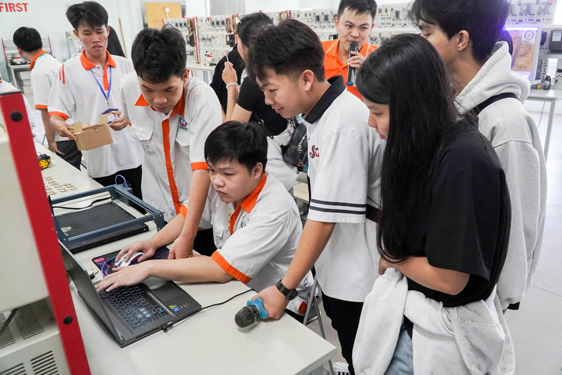 Nguồn tuyển giảm, nhu cầu tăng: Sinh viên kỹ thuật có nhiều cơ hội