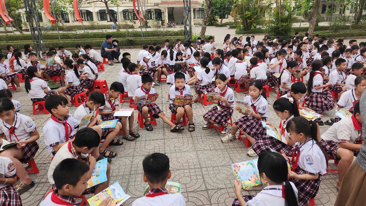 Phụ cấp ưu đãi nghề tăng từ tháng 7: Thêm động lực để đội ngũ nhà giáo yên tâm gắn bó