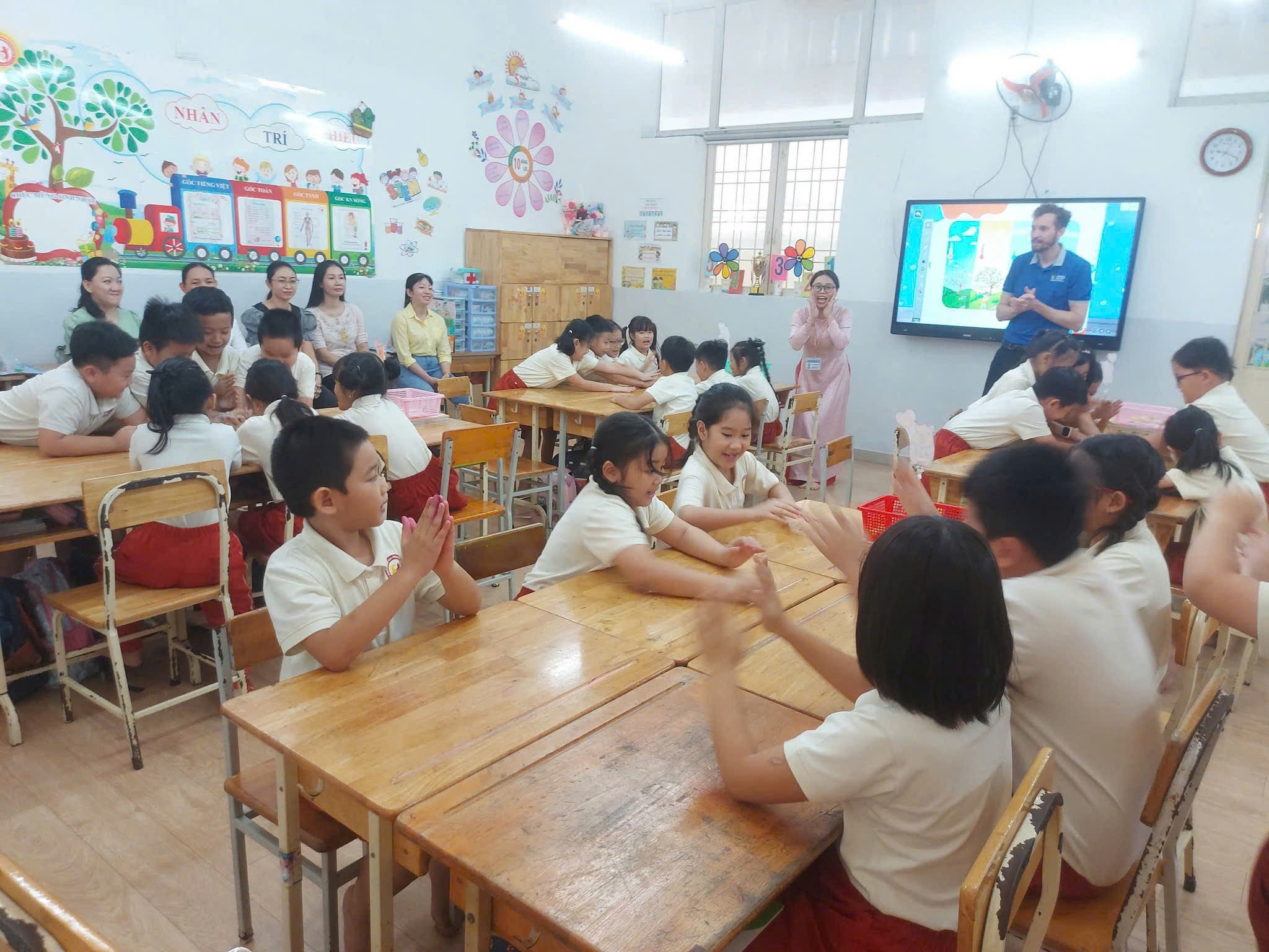 Hà Nội thí điểm đưa tiếng Anh thành ngôn ngữ thứ hai tại 20 cơ sở giáo dục