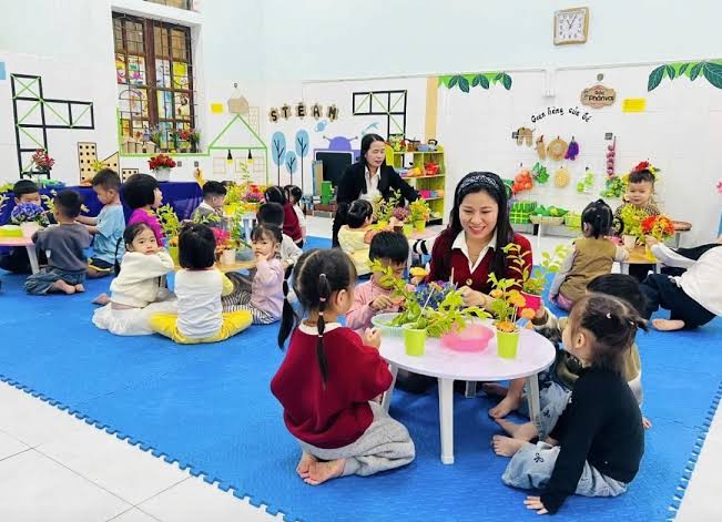 Bộ GD-ĐT chấn chỉnh thi đua, loại bỏ hồ sơ ngoài quy định ở trường mầm non