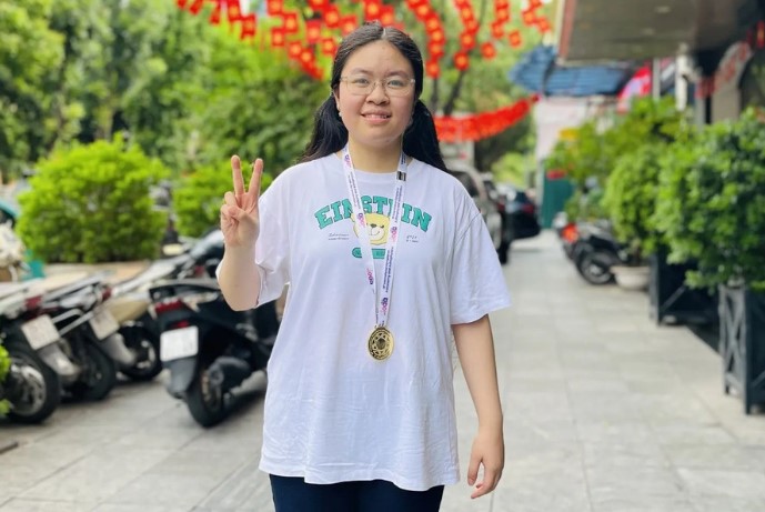 Nữ sinh đầu tiên đoạt Huy chương Vàng Olympic Thiên văn quốc tế