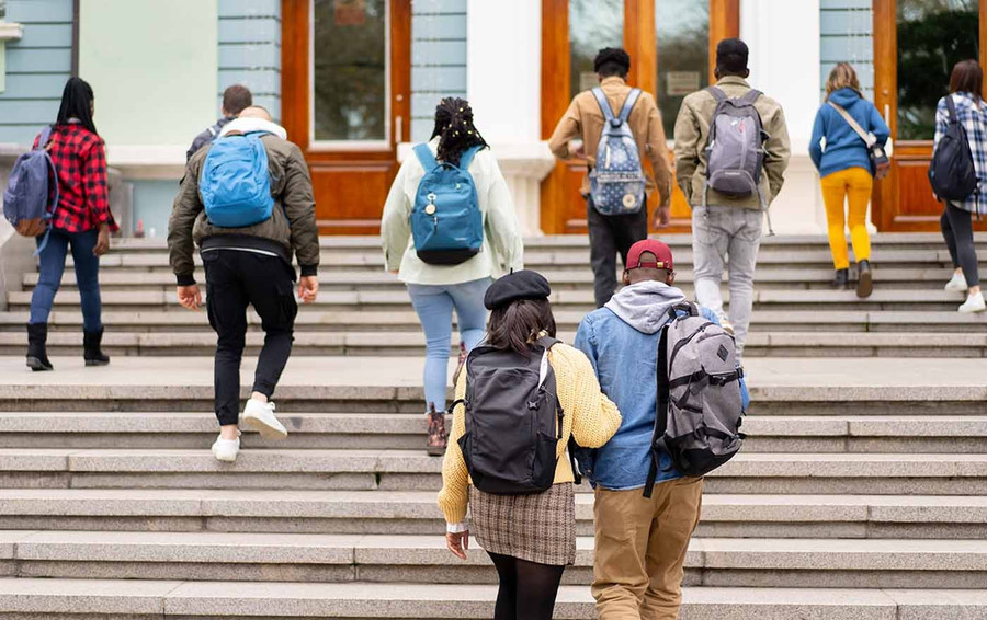 Tuyển sinh quốc tế tại Mỹ lao dốc